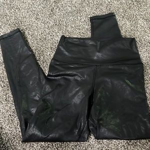 Aerie black faux leather/crinkle design leggings. Size small